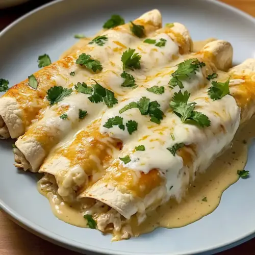 Beste weiße Rotisserie-Hähnchen-Enchiladas